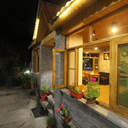 מקלוד גאנג' Holiday Hill Mountain View With Balcony מראה חיצוני תמונה